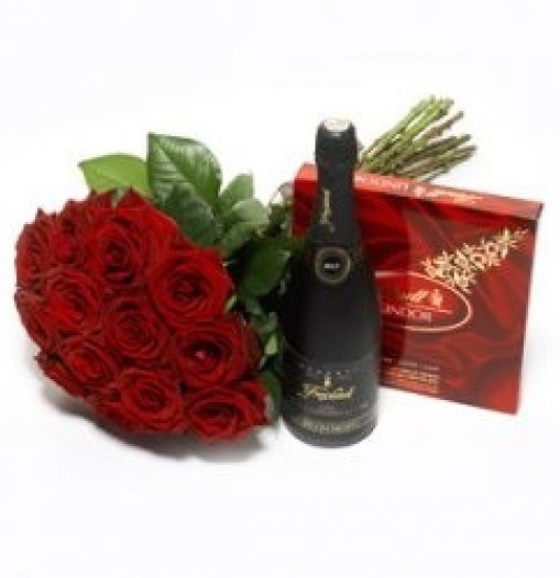 Rosas, chocolates y vino