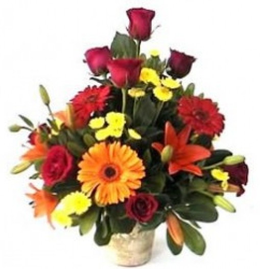 Hermosa canasta de lisianthus, lirios entre otras flores