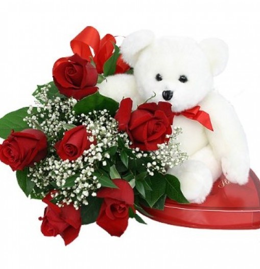 Bouquet de 6 rosas. Incluye Chocolates y Oso